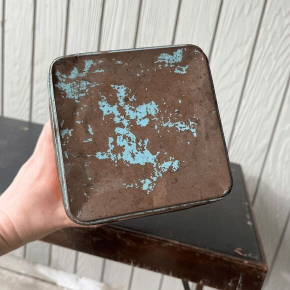 Vintage Nabisco Premium Saltine Crackers Tin Canister 14 oz 1960s Kitchen Decor - Picture 3 of 9